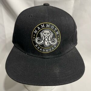 Men’s One Size Fits Big Mammoth Headwear Black Snap Back Hat Great Condition